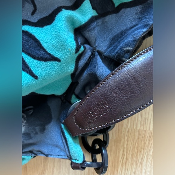 Moschino cheap and chic purse - Picture 4 of 10